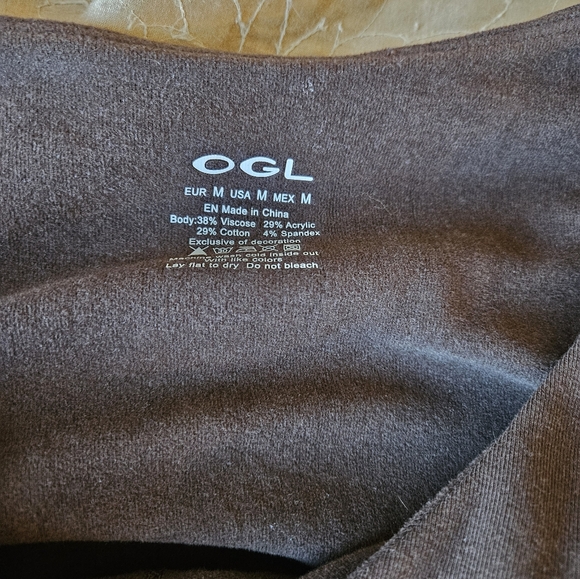 NWT OGL Women's Brown V-Neck Top - Picture 5 of 9